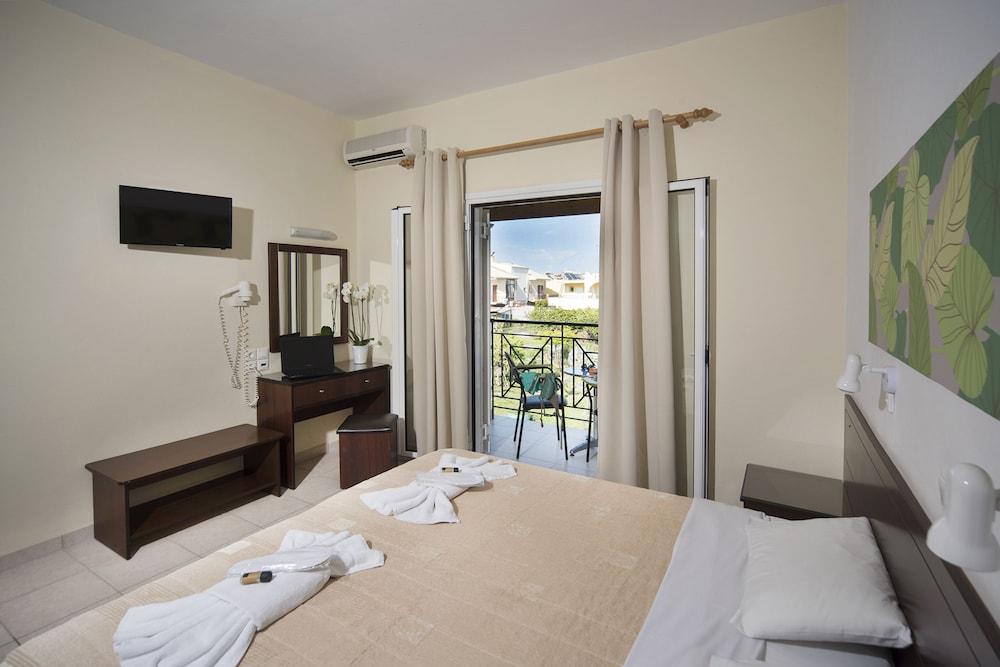 Metaxa Apartments