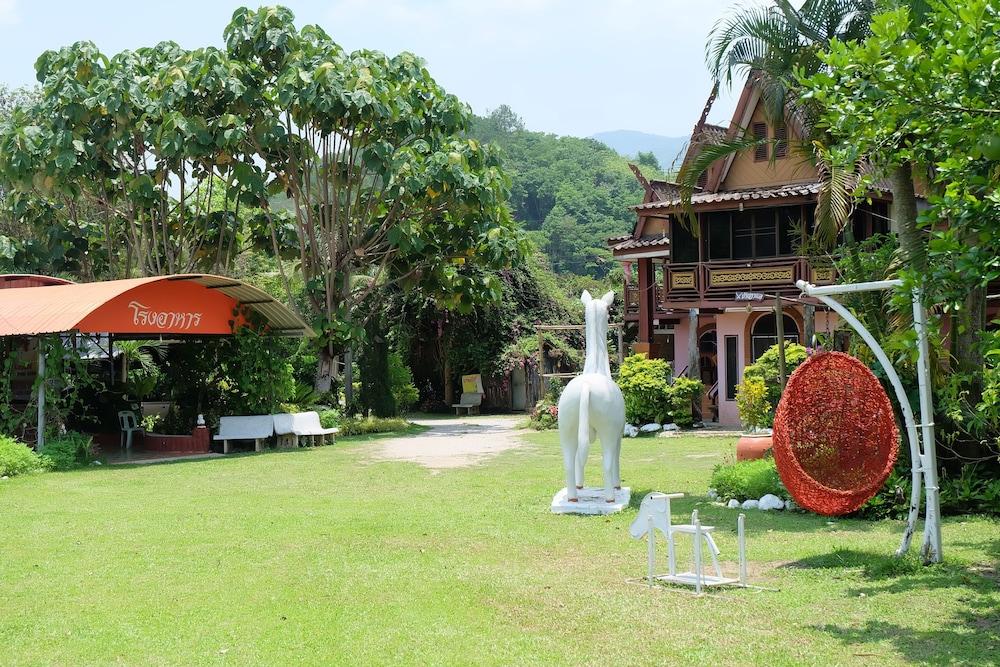 Suan Mesa Resort Property Grounds