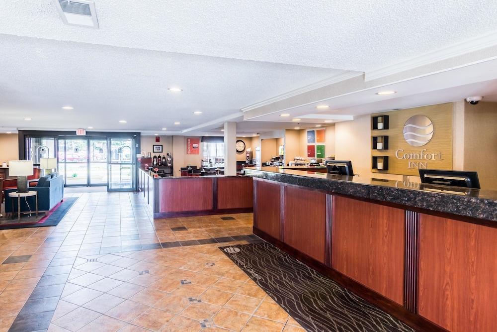 Comfort Inn at Joint Base Andrews Lobby