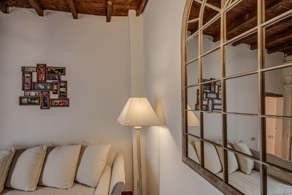 Gemma Room