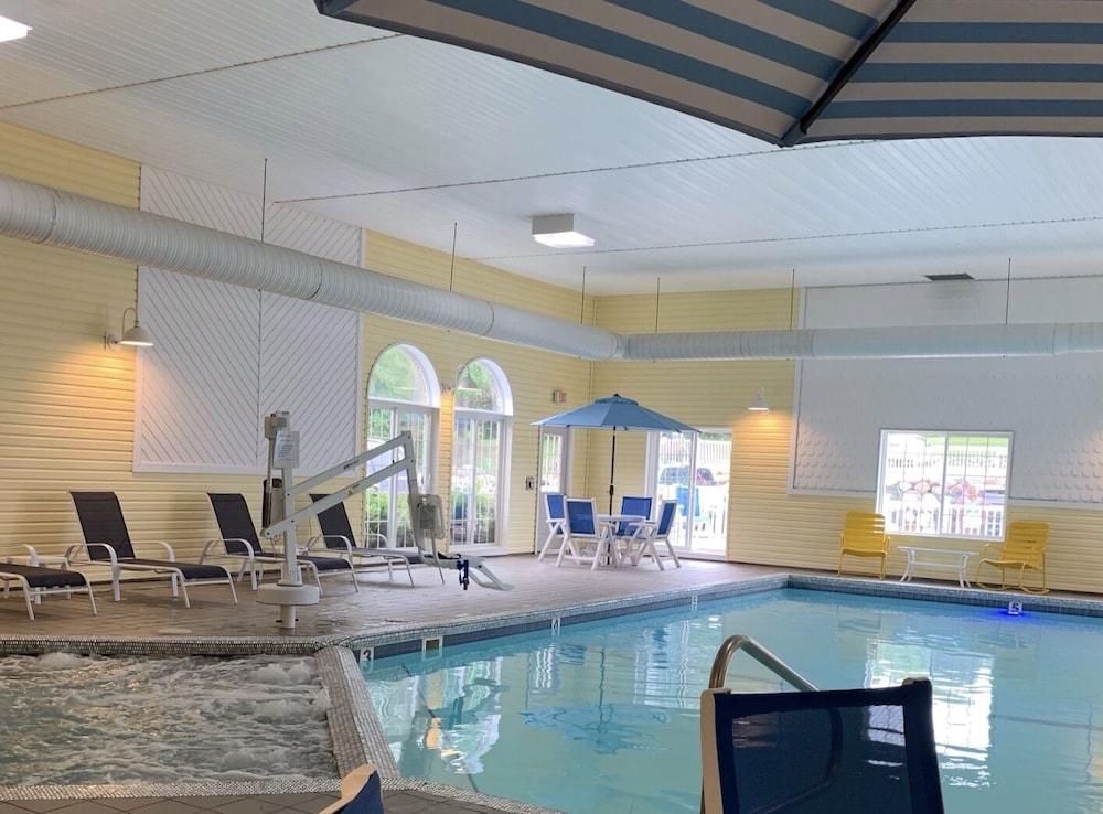 Breakers Resort & Beach Bar Indoor Pool