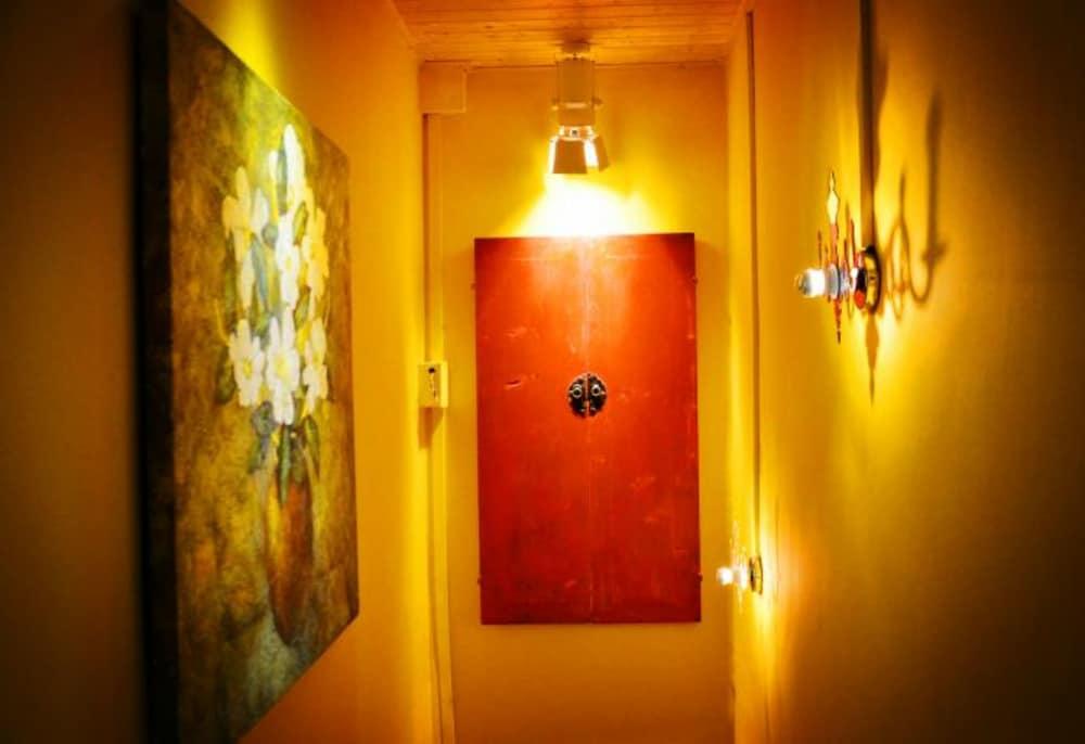 Sharemood Guest House Interior Detail
