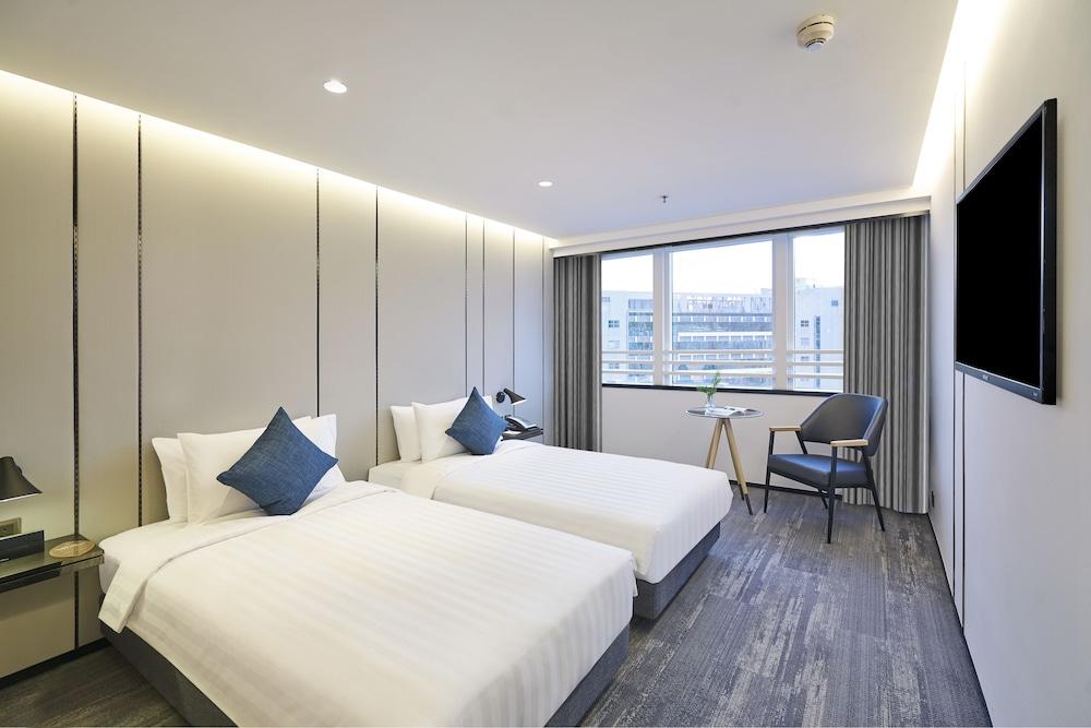 Hotel COZi · Oasis
