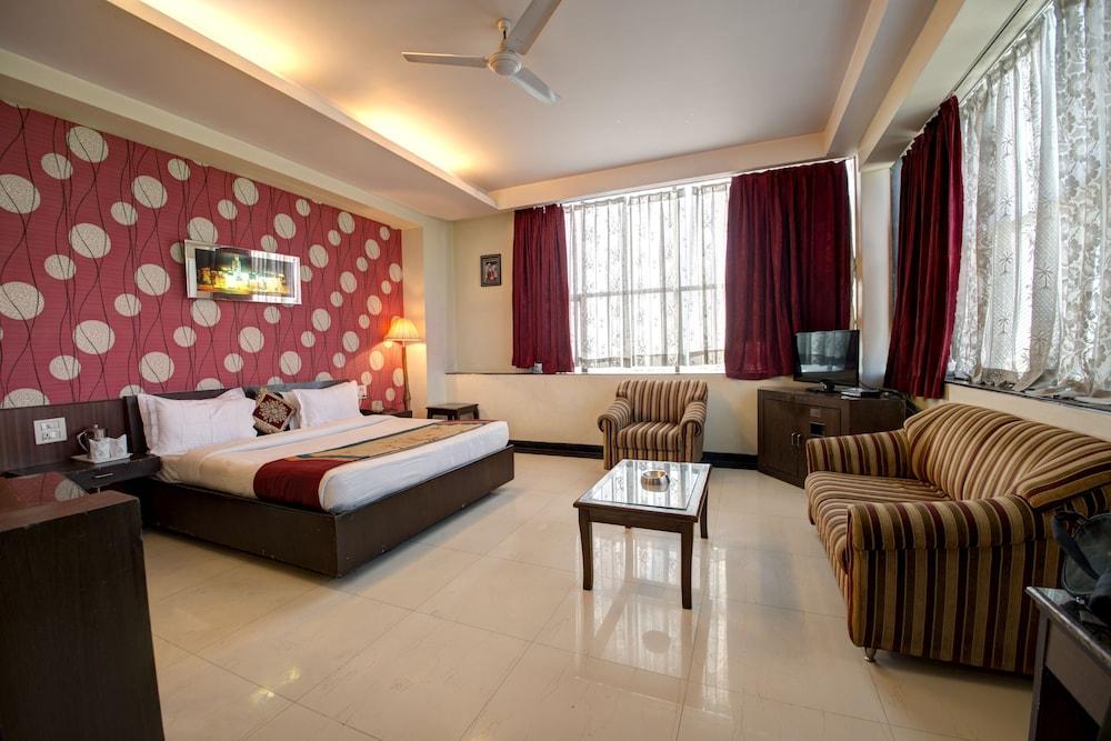 Hotel PR Residency Room