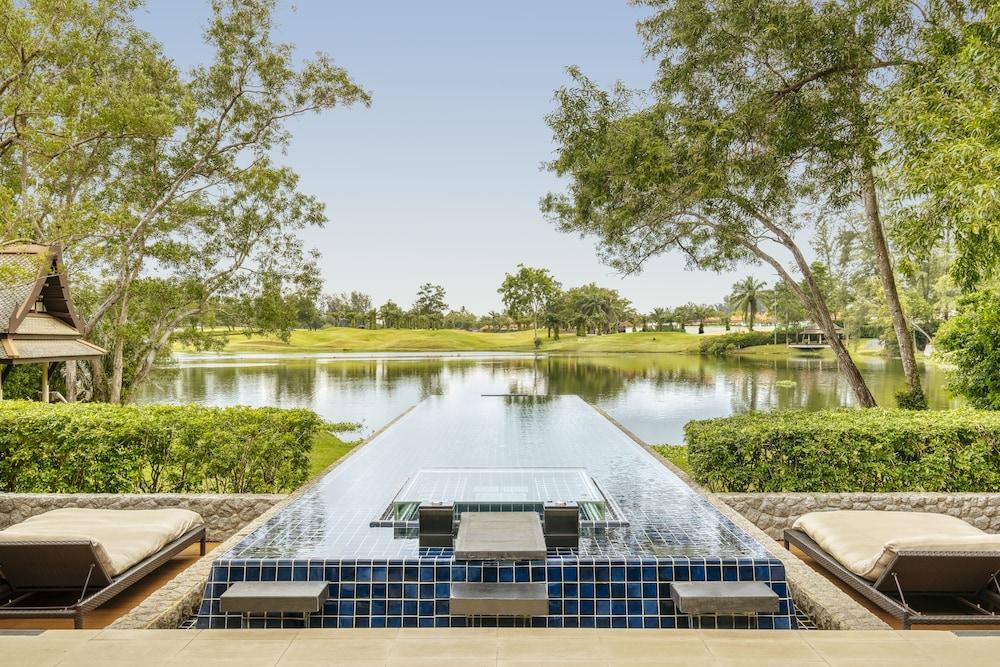DoublePool Villas by Banyan Tree Outdoor Pool