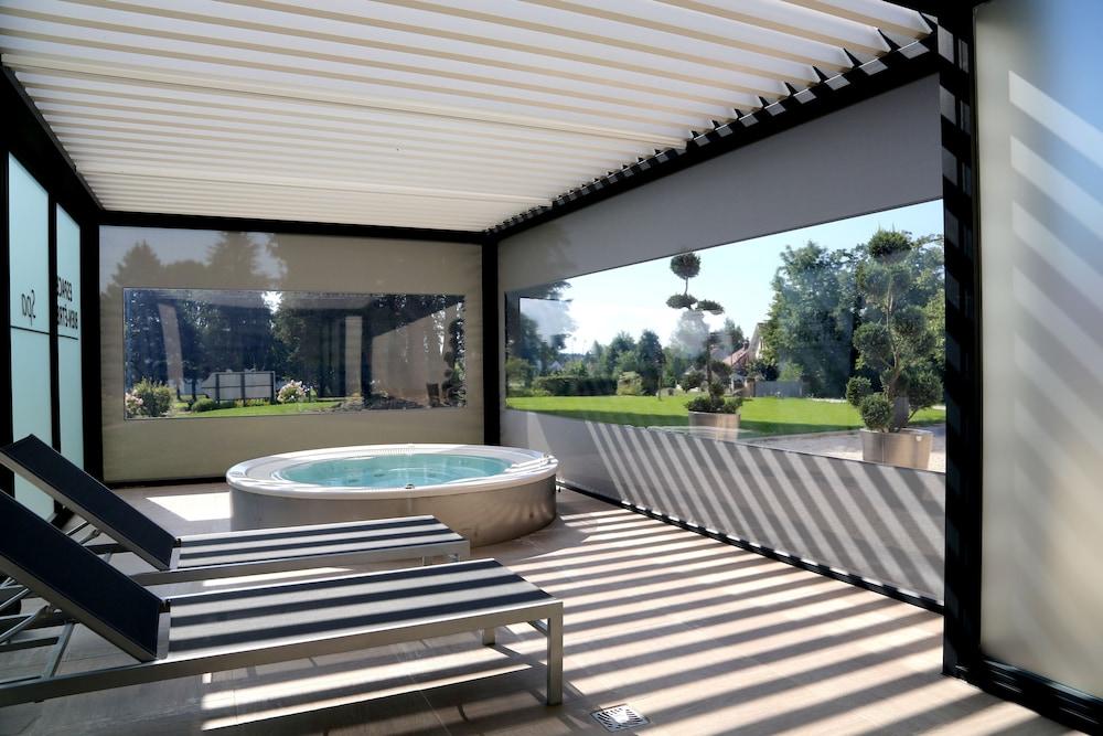 LOGIS Beau-Site Indoor Spa Tub