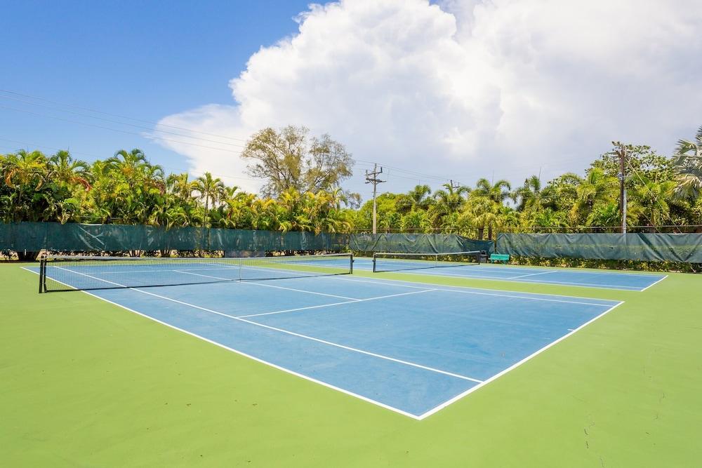 Loggerhead 443 Tennis Court