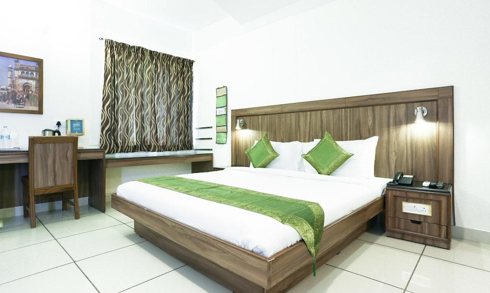 Treebo Komfort Suites