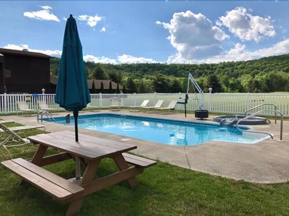 Shadowbrook Resort Outdoor Pool