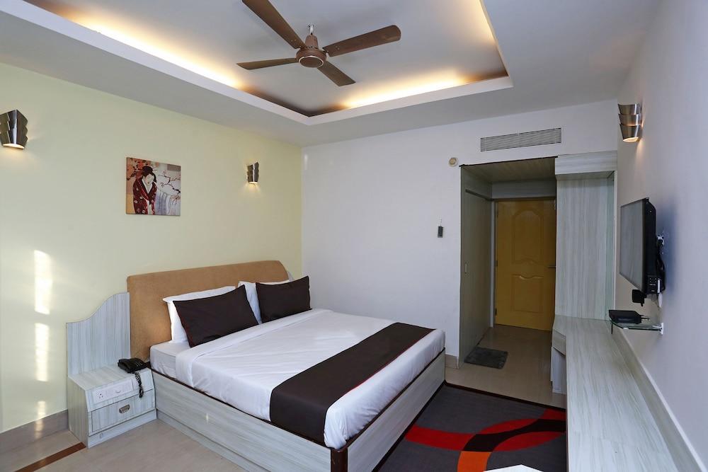 Collection O 186 Hotel Triple C