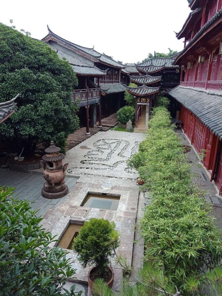Li Jiang Xi Duo Fu Bie Yuan Inn Interior Detail