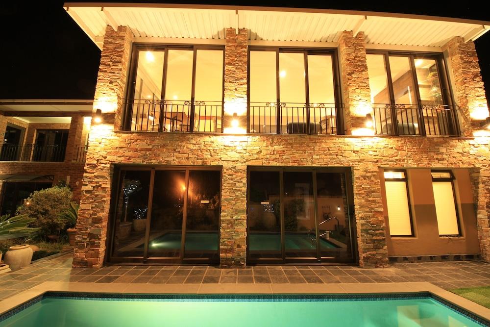 Bay View Somerset West Outdoor Pool