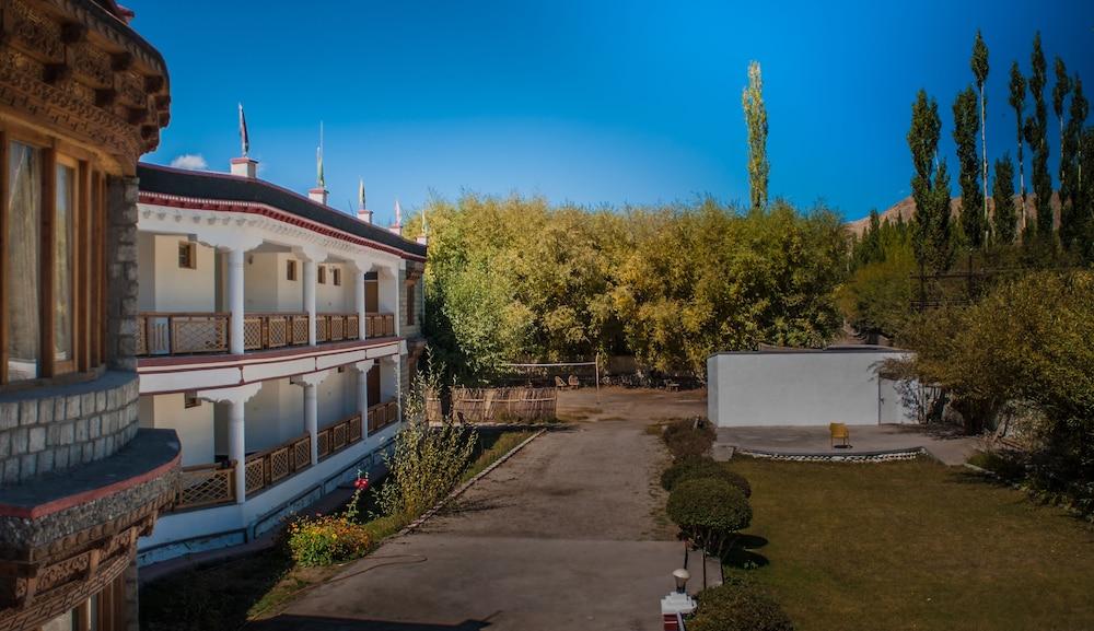 The Nature Residency - A Riverside Resort in Leh Exterior