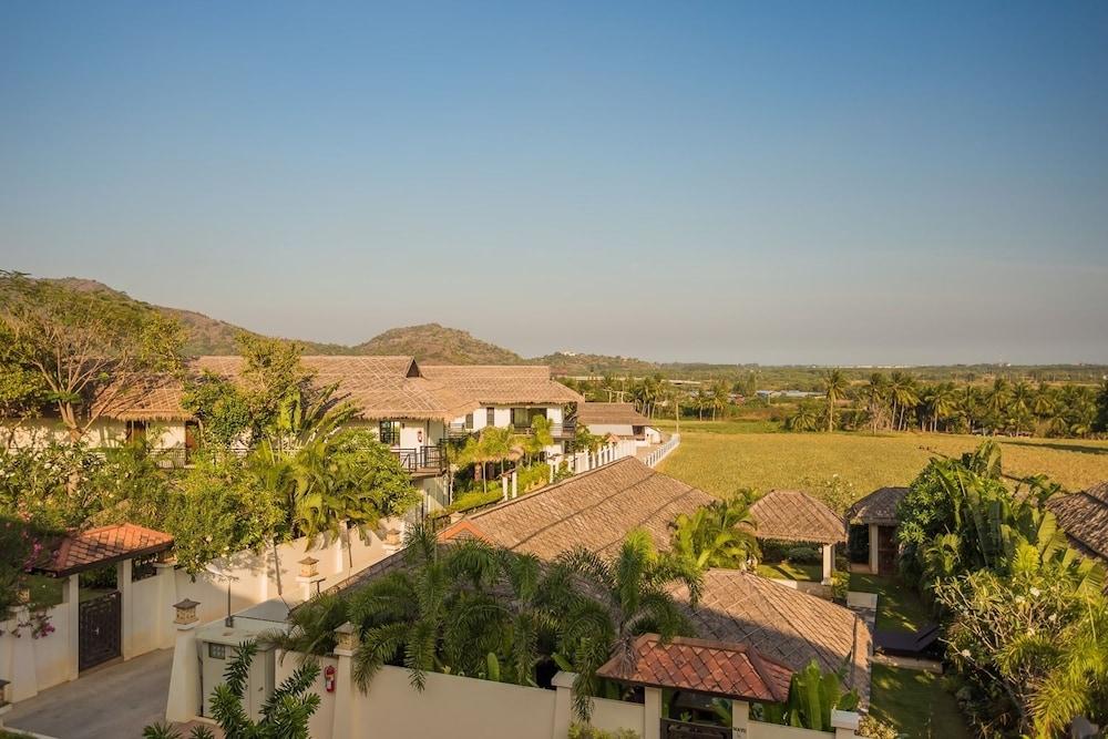 Pa Prai Villas & Suites Exterior