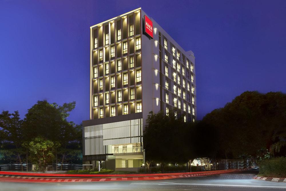 Up-Peak Hotel Simpang Lima Semarang Powered by Archipelago Featured Image