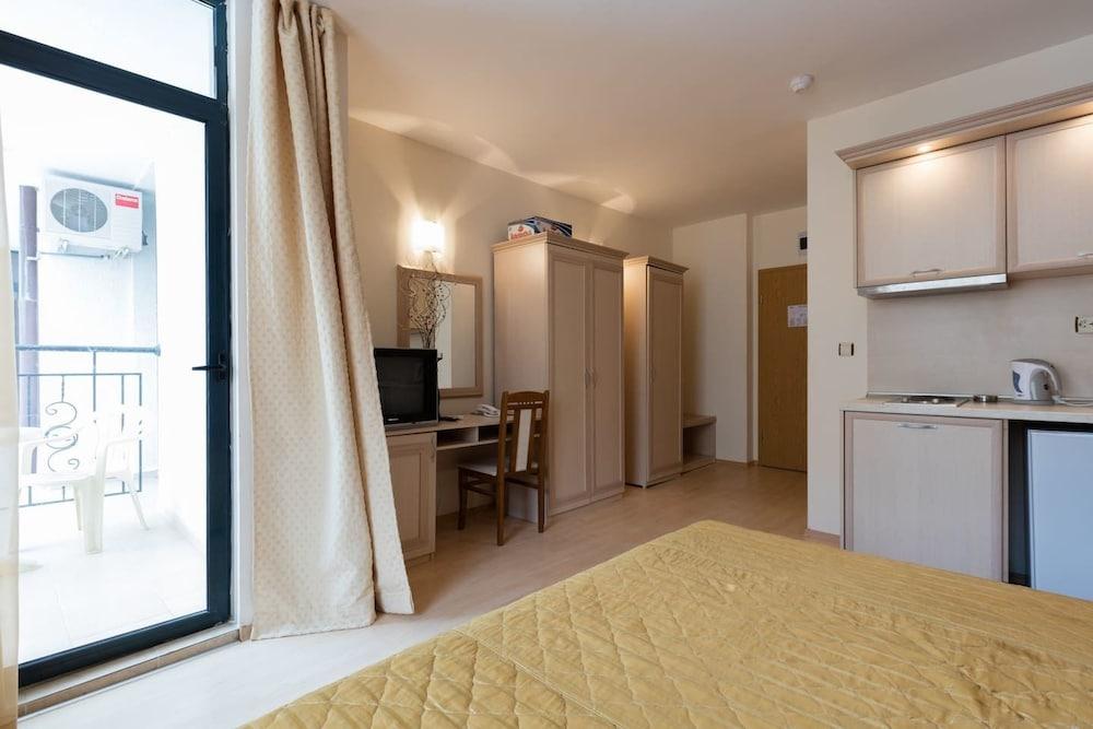Studio with Balcony & Pool View Room