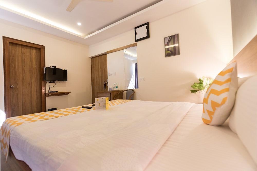 FabHotel Canvas HSR layout Room