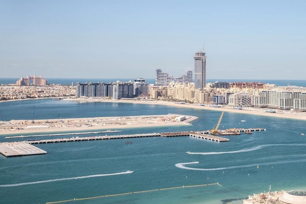 شقة راقية مكوّنة من غرفة نوم واحدة في دبي مارينا منظر من الجو