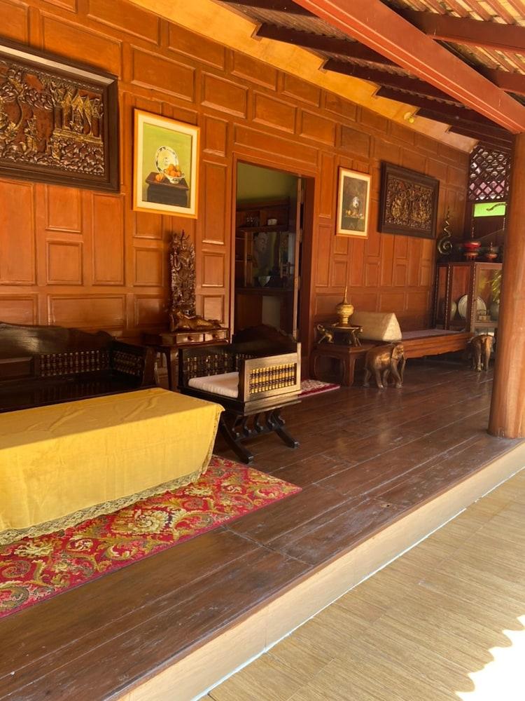 Viewdoi Art and Resort Room