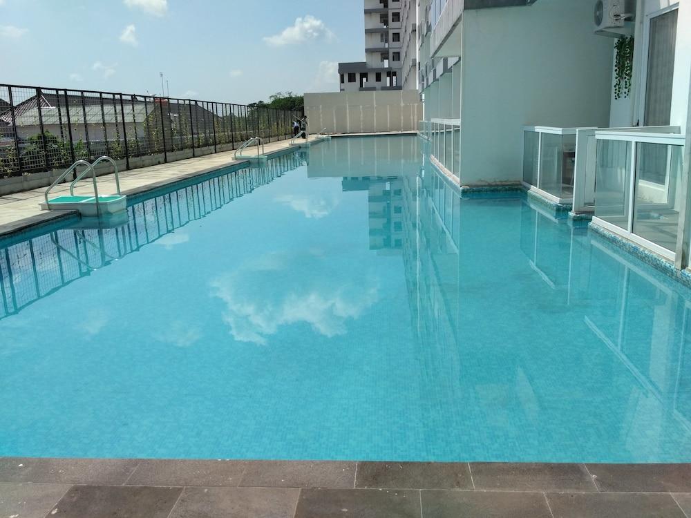 AGV Apartment Yogyakarta Outdoor Pool