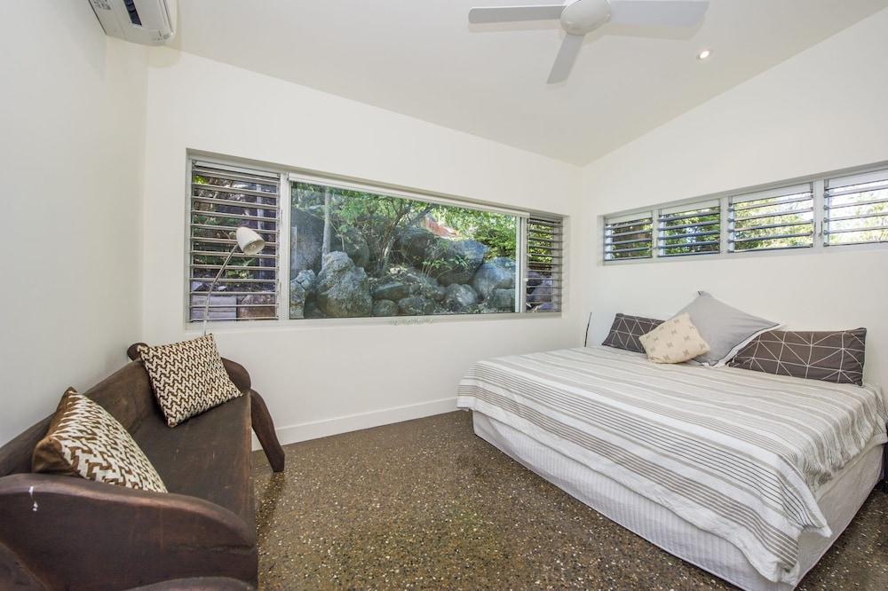 Headland Hideaway Room
