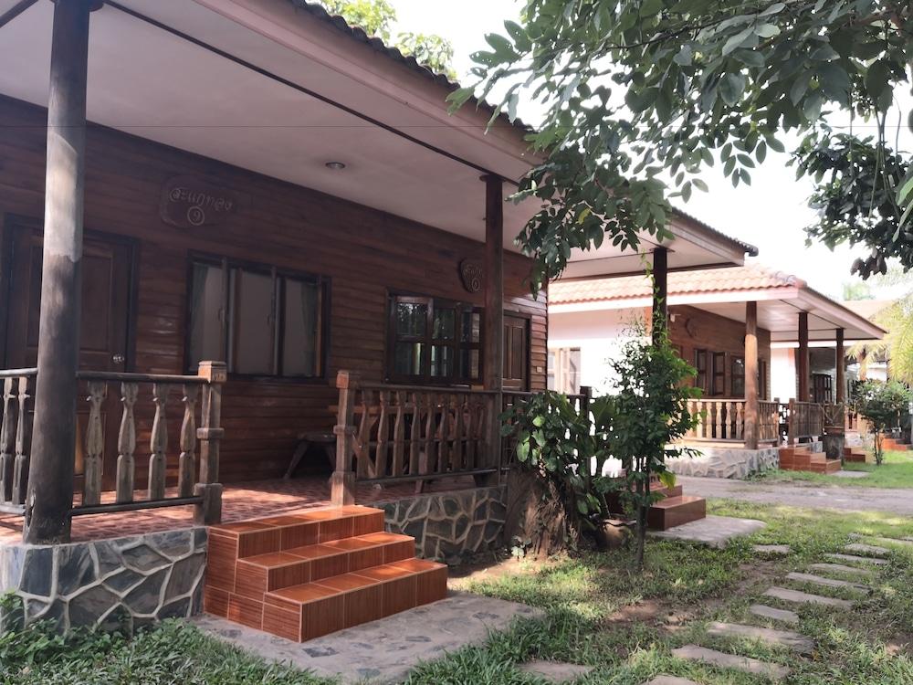 Sakaetong Resort Exterior