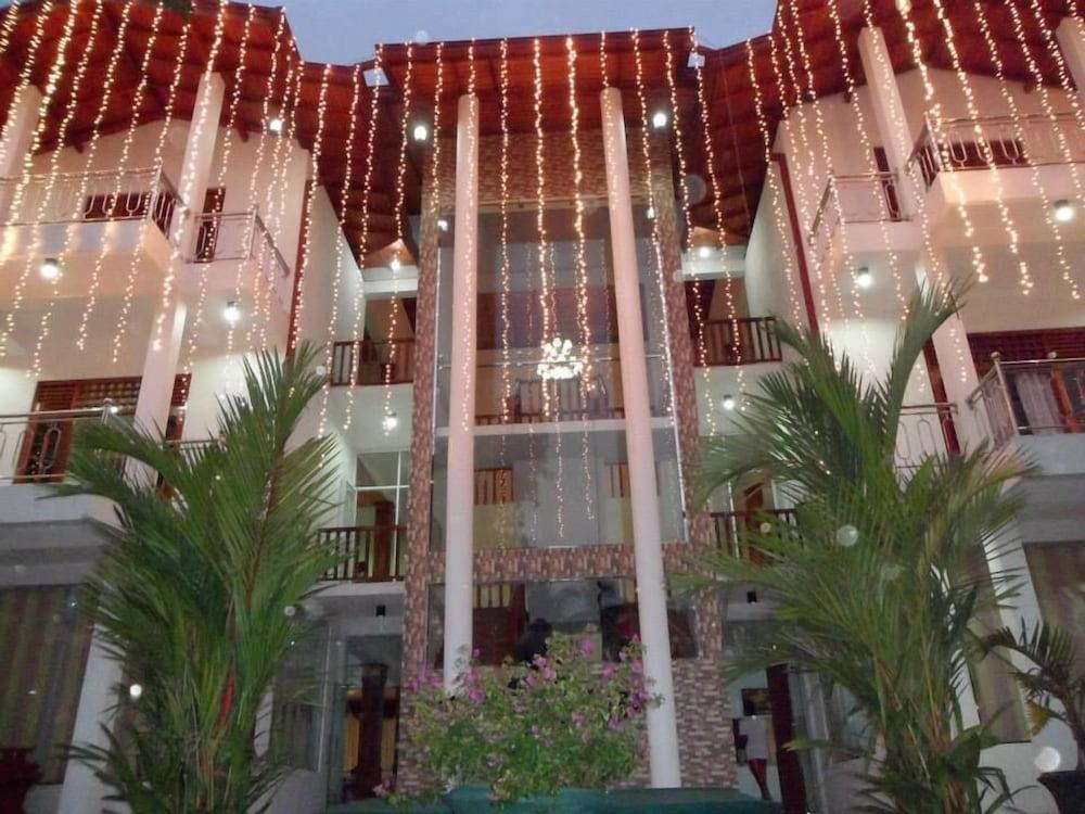 Papaa Palace