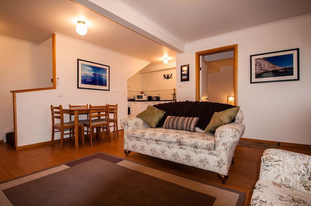 Maria Views Bed & Breakfast Featured Image
