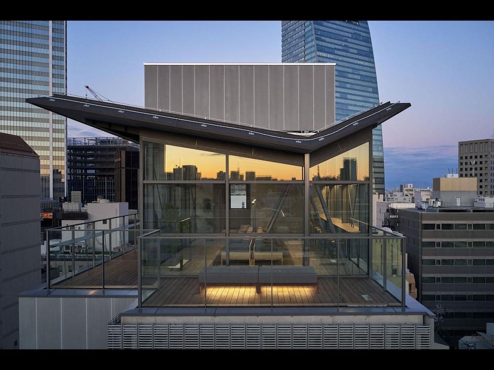 9h nine hours Nagoya station Exterior