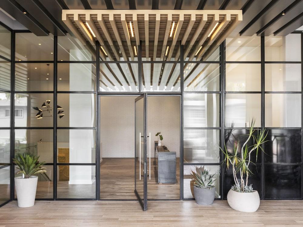 كيمبتون إيفيرلي هوتل هوليوو  باي آيتش جي المنطقة الخارجية