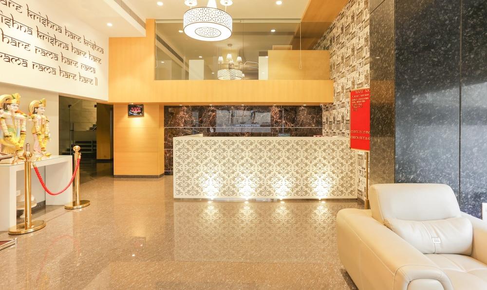 Treebo Select Gopalas Residency Reception