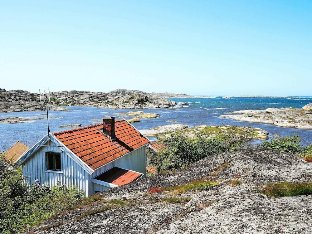 4 Person Holiday Home in Klövedal