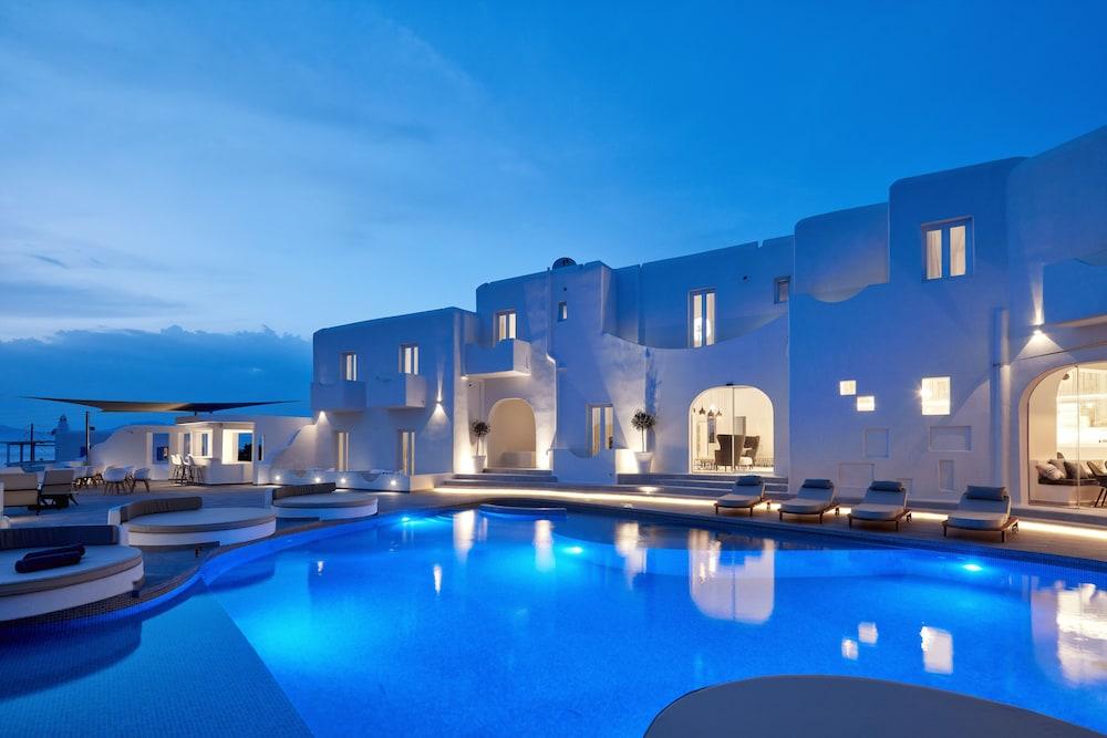 Absolute Mykonos Suites & More Sundeck
