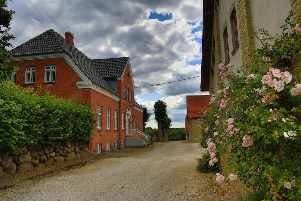 AvalonBnB Featured Image