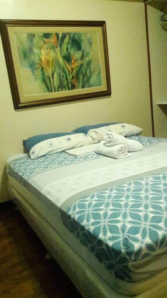 Migz N Tons Place at Cypress Towers Room