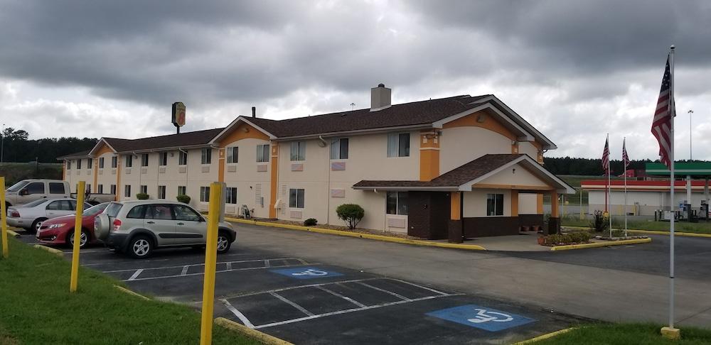 Super 8 by Wyndham Franklin Exterior