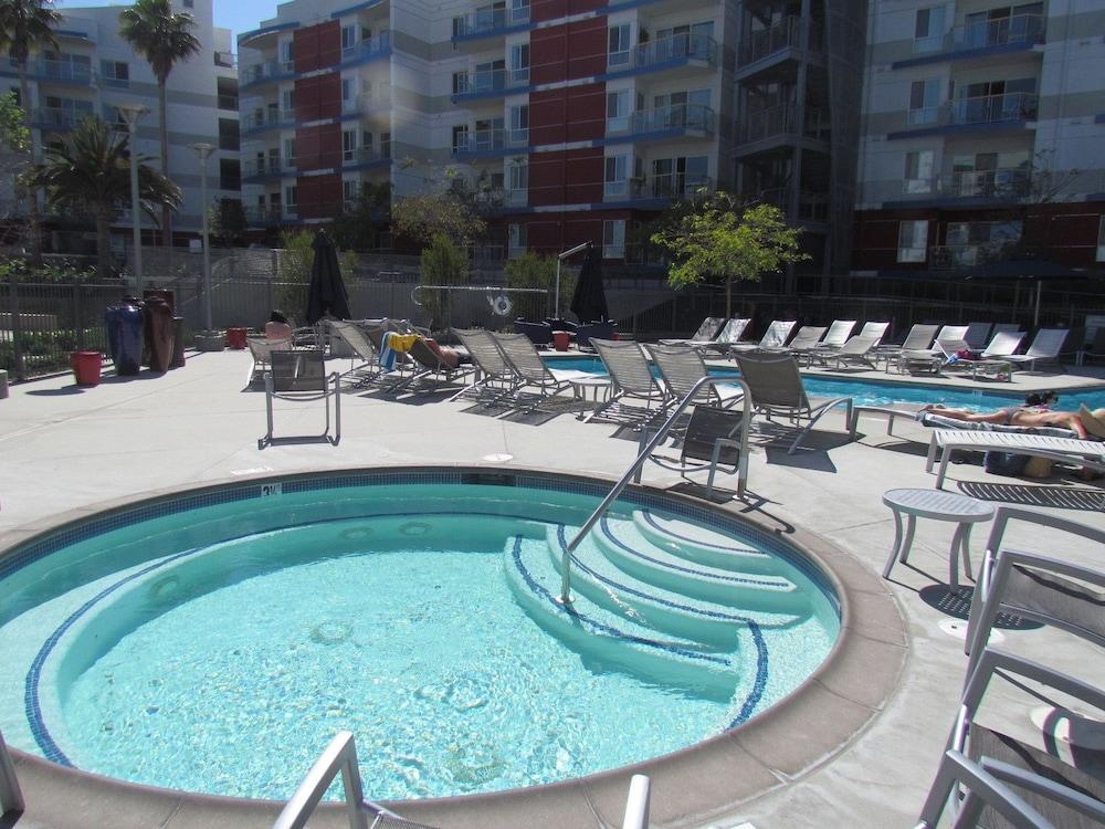 Resort Style Walk to the Beach Outdoor Spa Tub