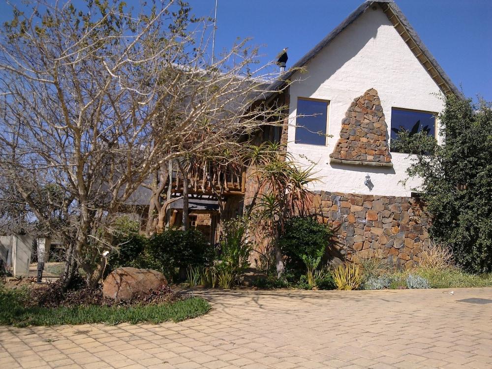 Mokolodi House Property Grounds
