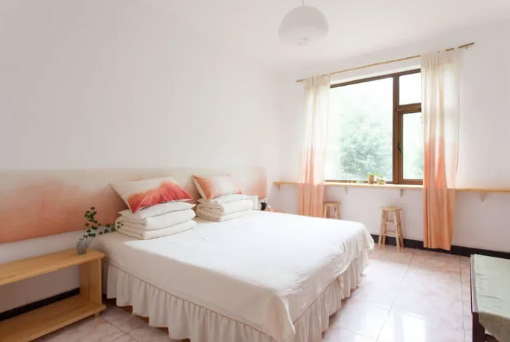 Banshan Greatwall Mountain View Resort Room