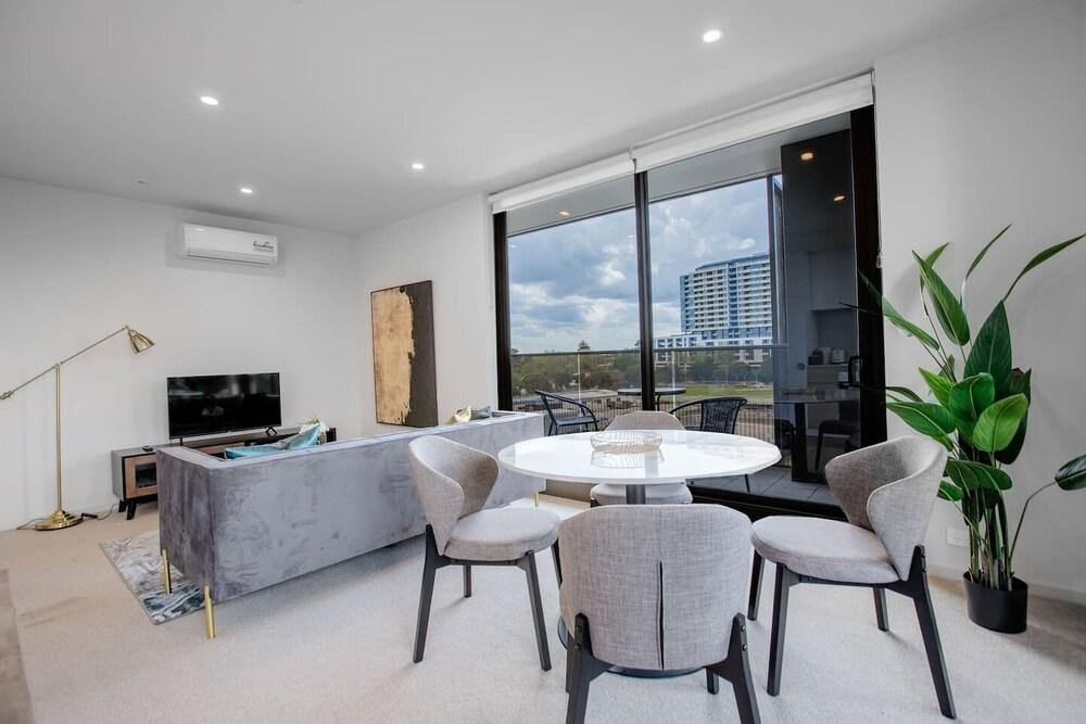 Designer 2BR With Carpark Monash Uni@caulfield Interior