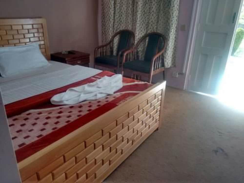 Kutton Jagran Resort Room