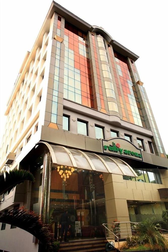 Hotel Ruby Arena Exterior