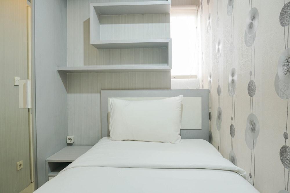 Beautiful and Comfy 2BR Menteng Square Apartment Room