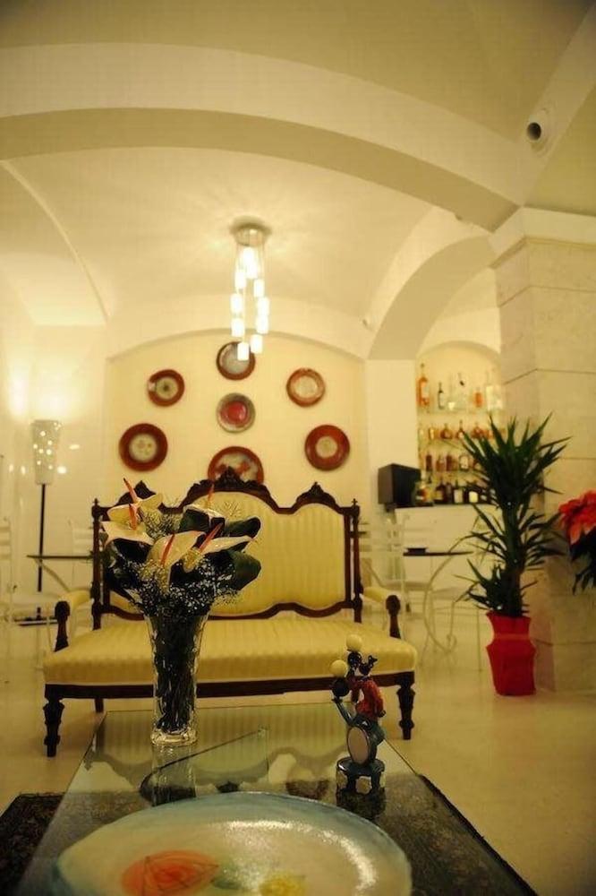 Le Dodici Lune Interior Entrance