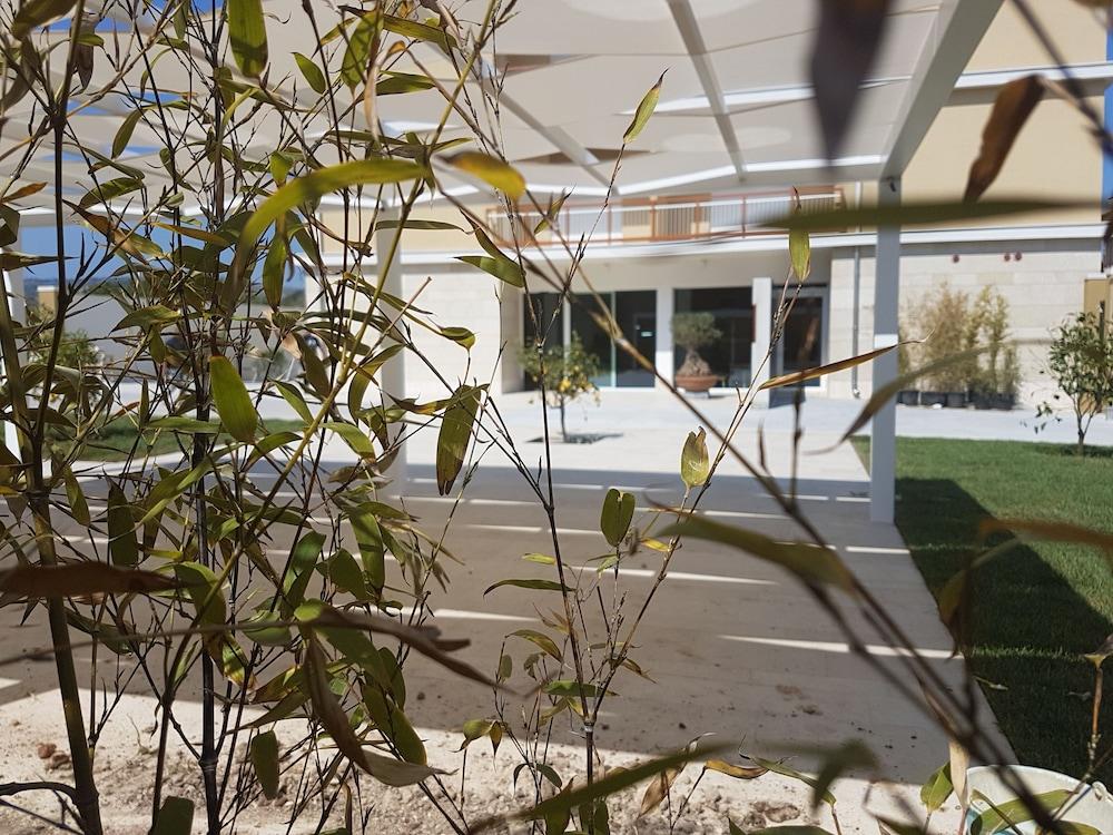 Netum Hotel Exterior detail