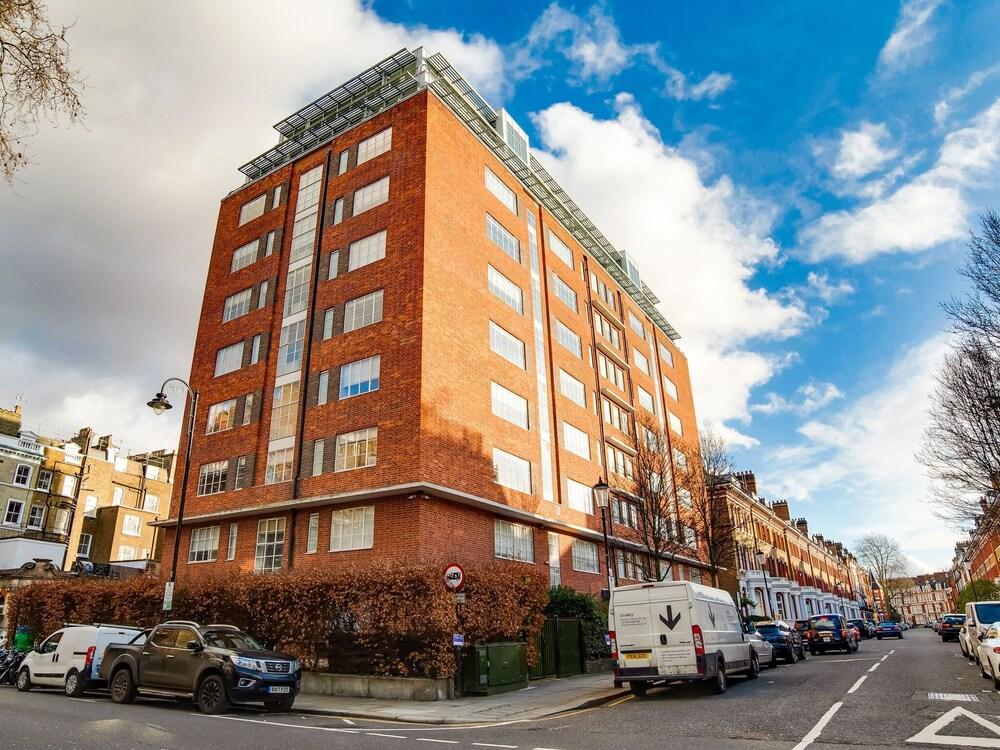 كومفورتابل ستوديو إن لندن نير داروين سنتر المنطقة الخارجية