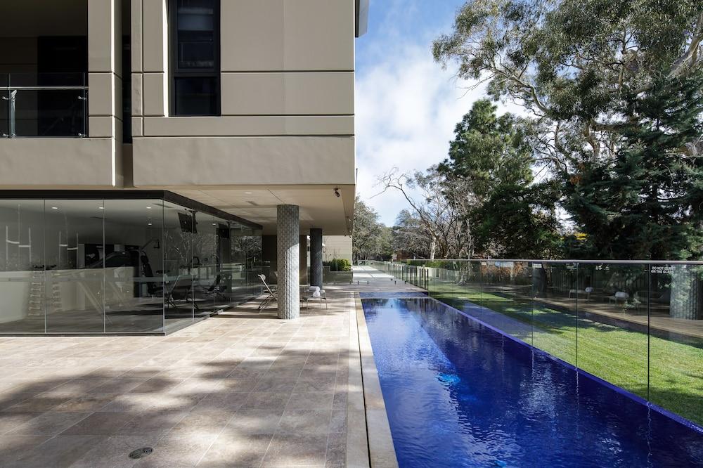 Knightsbridge Canberra Infinity Pool