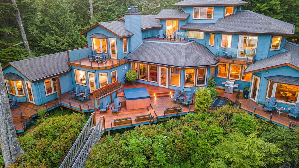 A Snug Harbour Inn