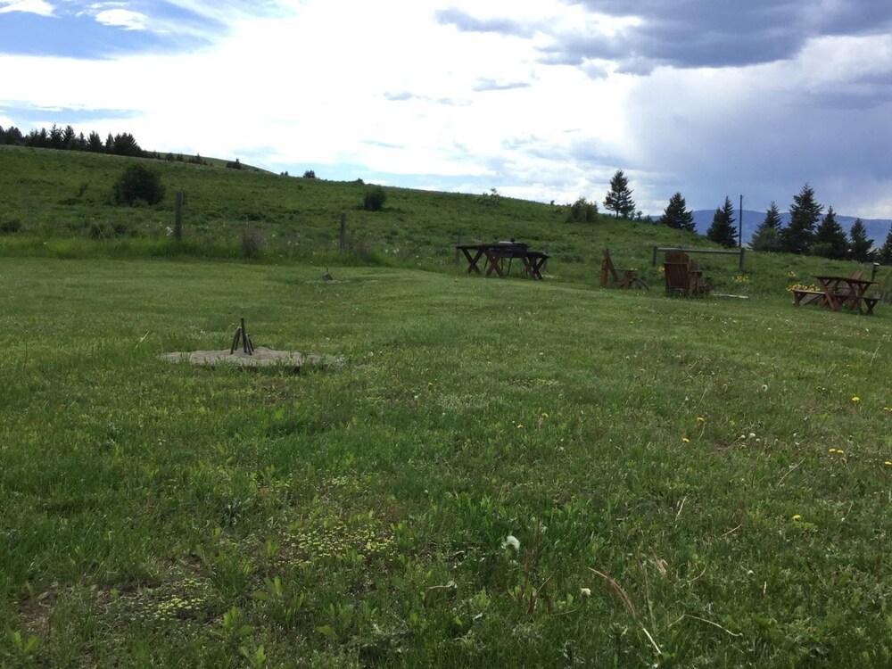 Bozeman - Hyalite View Ranch Property Grounds