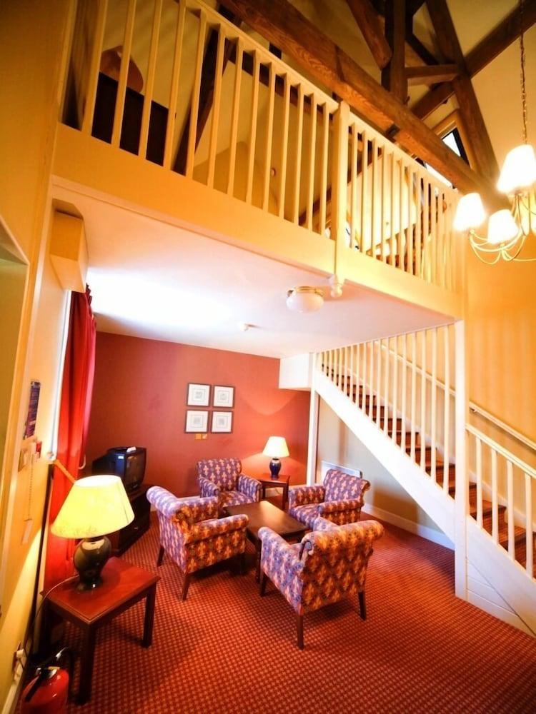 براونسوفر هول هوتل